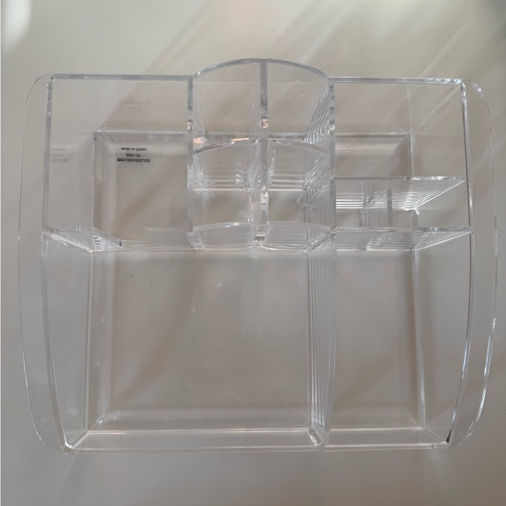 CLEAR ACRYLIC MAKEUP ORGANIZER